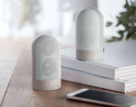 MO9757 Set of 2 magnetic wireless speakers