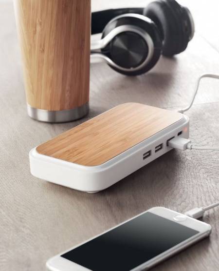 MO9390 Wireless charger in bamboo