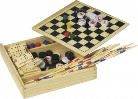 004796163 Wooden box with five games.